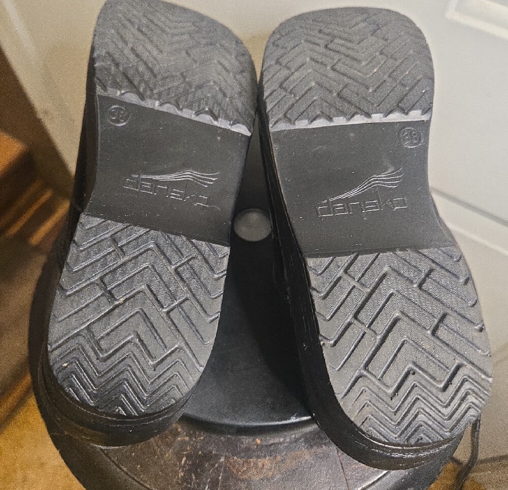 Dansko Professional Black Patent Leather Women's Clog Shoes Size 38 - Picture 10 of 15